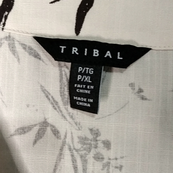2/$10 Tribal Womens Size P/XL  short sleeve print blouse - Picture 2 of 5